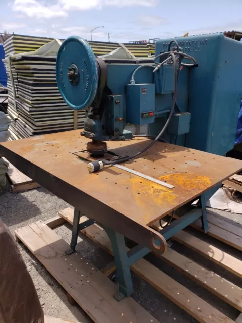 Roper Whitney AR 231,  20 ton punch press, with lots of tooling