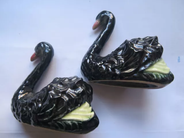 BLACK SWAN SALT & PEPPER AUSTRALIAN POTTERY DARBYSHIRE PERTH WESTERN AUST c1950