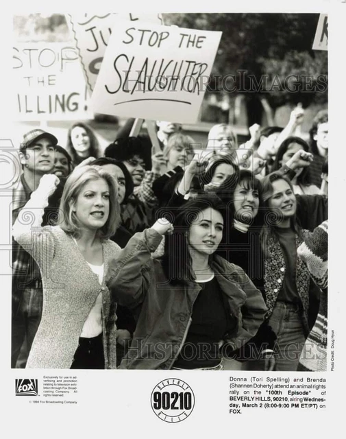 1994 Press Photo Tori Spelling & Shannen Doherty in "Beverly Hills: 90210"