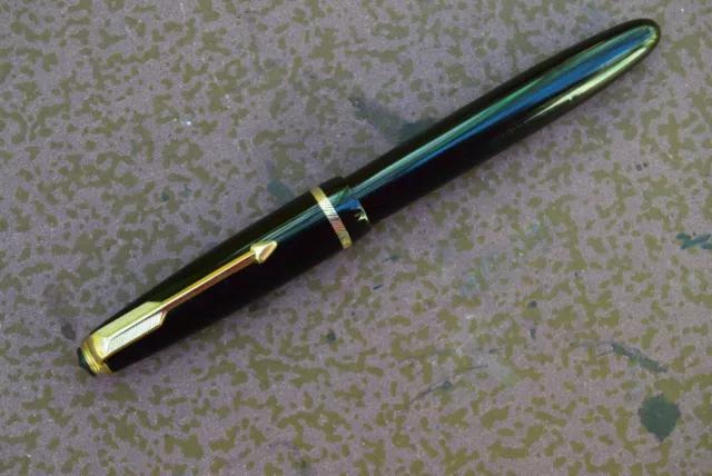 Fountain pen - Parker - 14k nib - squeeze fill - black