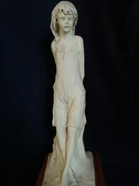 Statuina femminile in bisquit di Nico Venzo