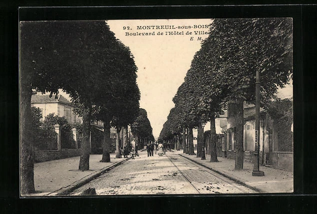 CPA Montreuil-sous-Bois, Boulevard de l´Hôtel de Ville