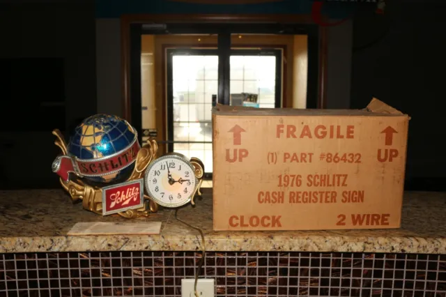 Vintage 1976 Schlitz Beer Cash Register Clock Motion Light Sign WORKS NEW IN BOX