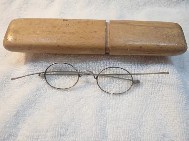 SCARCE 19th CENTURY 2 PIECE ELM WOOD CASE WITH "SILVEROID"  READING GLASSES !