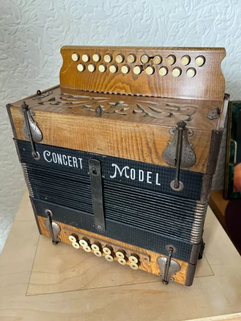 Concert Model button accordion