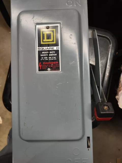 Square D 30A Series E2 single Non-Fusible Safety Disconnect Switch 3P 600V.