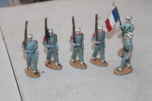 QUIRALU FIGURINE PORTE DRAPEAU LEGION ETRANGERE Aluminium peint