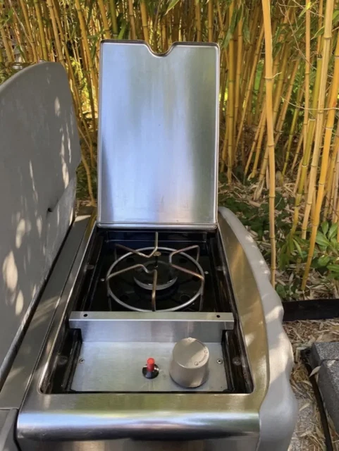 Weber Gasgrill Genesis E-330 in schwarz mit Abdeckhaube 2