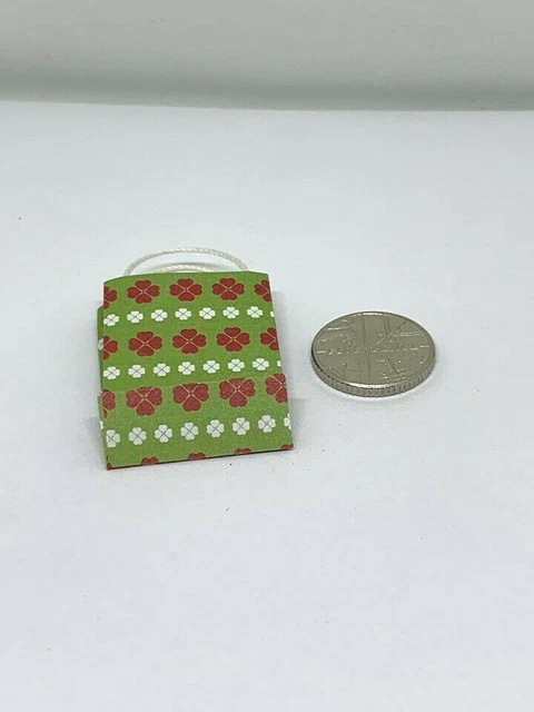 Handmade 1:12th Scale Dolls House Miniature Accessory Gift Bag flower pattern