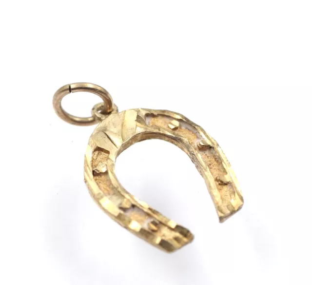 .416 10CT YELLOW GOLD Textured Lucky Horseshoe Stamped Charm, 0.98g - P33