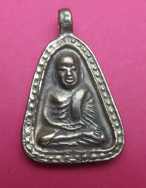 Amulett Luang Phor Ngern  , einer der bekanntesten thailändischer Mönche. B8