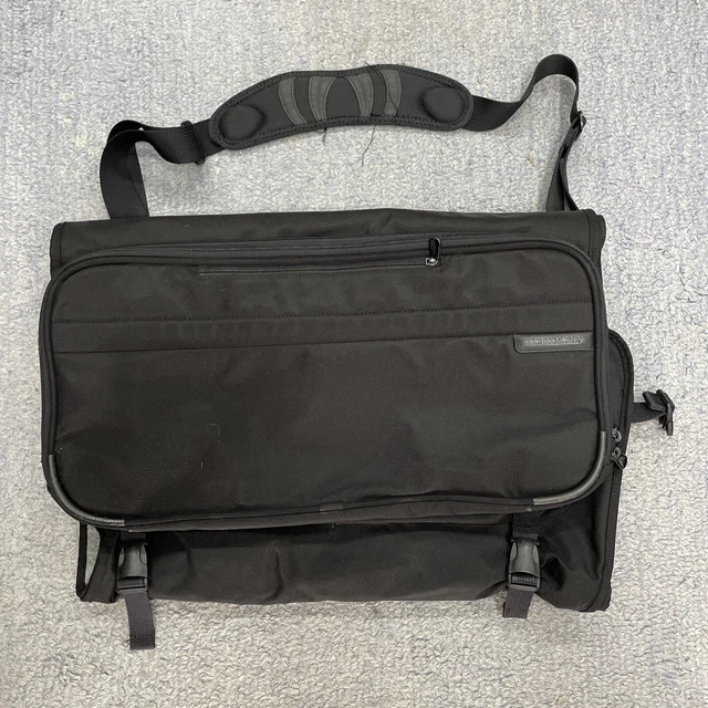 BRIGGS & RILEY BASELINE 22" Compact Tri-Fold Carry On Garment Bag, Black