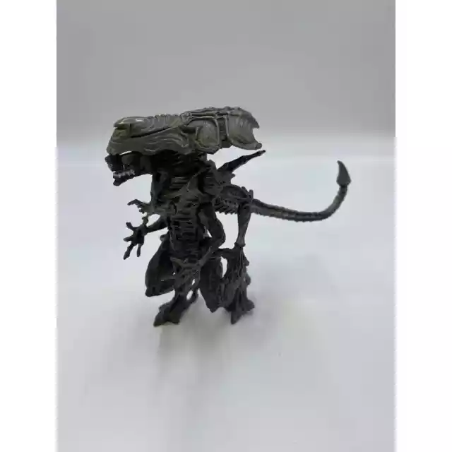 Queen Works Alien Xenomorph Kenner Action Figure 1992 Movie VS Predator