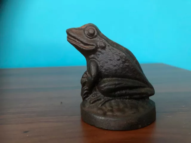 Old Vintage Heavy Cast Iron Frog Paperweight 3inx3inx2 1/2in Some original paint