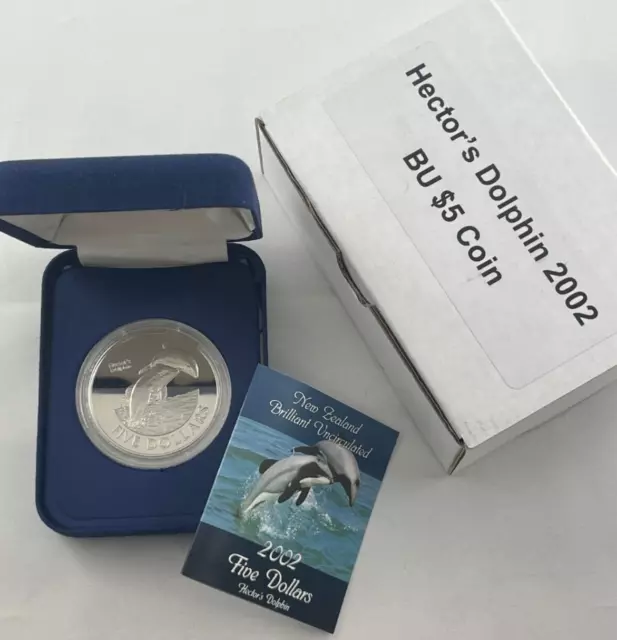 2002 Hectors Dolphin New Zealand Brilliant UNCIRCULATED $5 CuNi Coin - RAM -