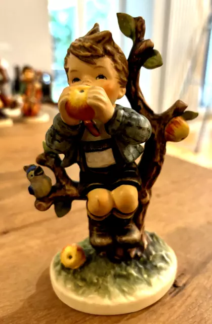 Hummel Figur - Hum 403 "Stiller Genießer / An Apple A Day" Goebel 16 cm Sammlung