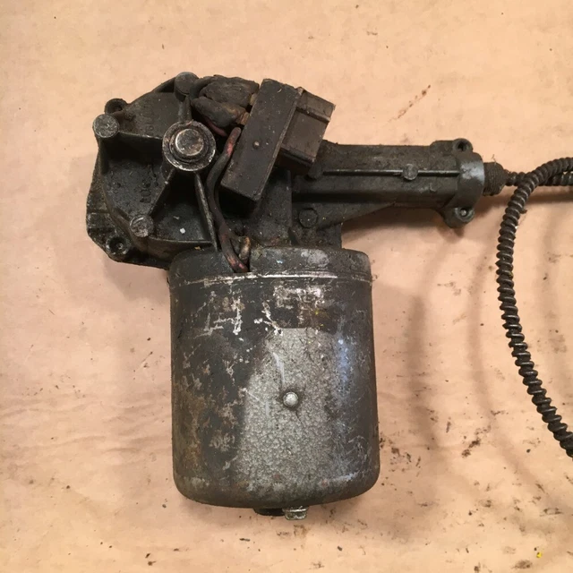 OEM TRIUMPH MG MGB Windshield Wiper Motor LUCAS 75652F Dated March 1971