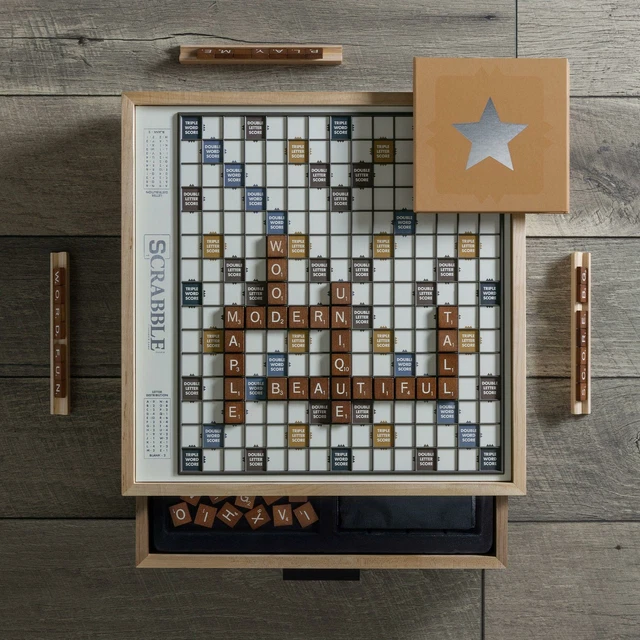 Scrabble de Luxe Modele spécial avec plateau alvéolé pivotant et 4 chevalets pour marquage des scores - Jeux & Jouets