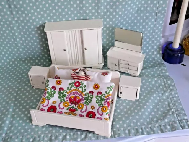 Puppenstube Puppenstubenmöbel Bauernmöbel Schlafzimmer 1946 Zubehör