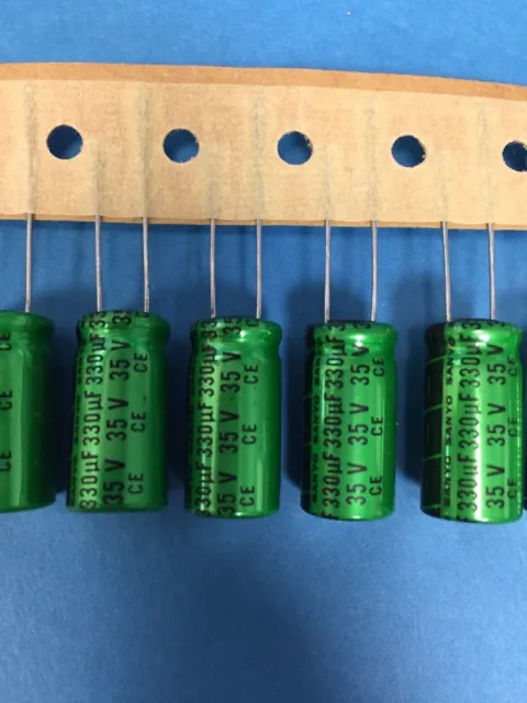 Lot de 25 condensateurs électrolytiques radiaux CE1V331MSCANV 35V 330uF 125c Sanyo