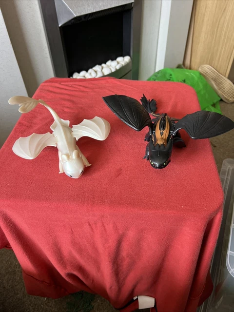 Toothless Night Fury & His Girlfriend Light Fury Dragon 465