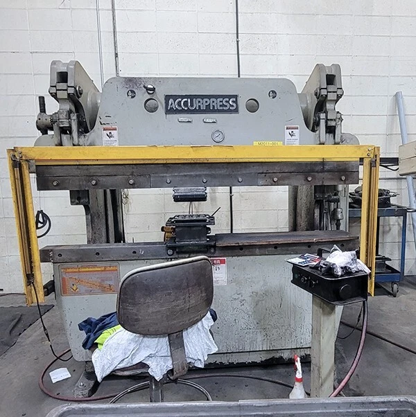 ACCURPRESS 7606 - Hyrdraulic Press Brake (Year: 1988)