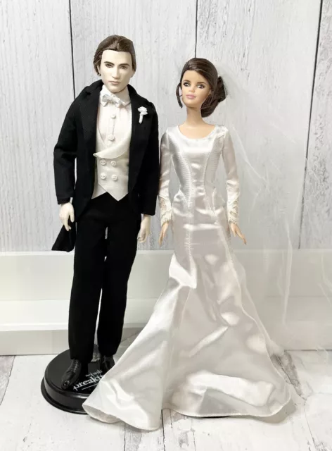 Barbie Twilight Saga Breaking Dawn Part 1 Bella & Edward wedding lot of 2 Dolls 2