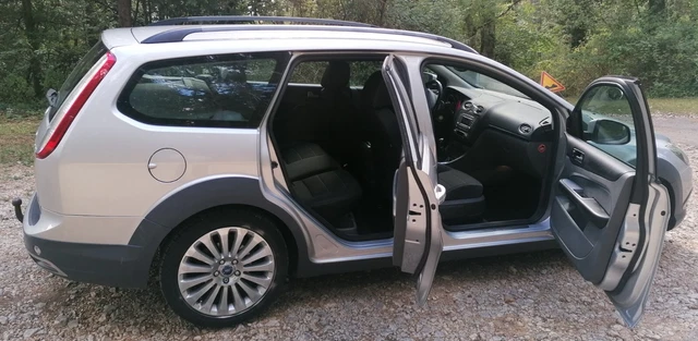 Ford Focus Xroad (série limitée) 4