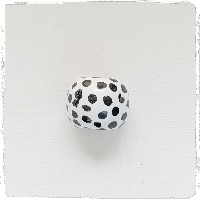 KAZURI  MACRAME BEADS -  round - white & black with small dots pattern