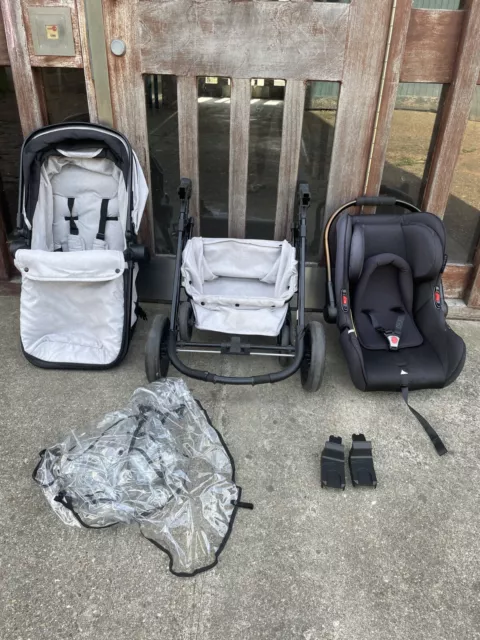 Icklebubba  travel system with isofix base