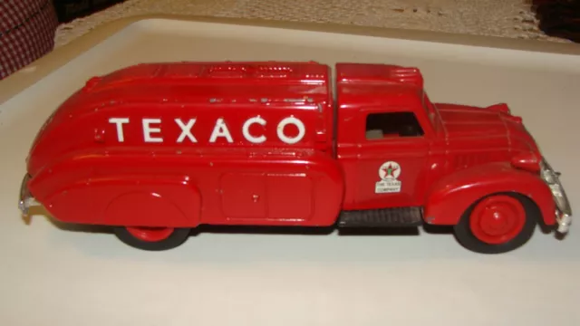 1939 Dodge Airflow Texaco Tanker Truck ~ 1:32 Die Cast Ertl Coin Bank key 