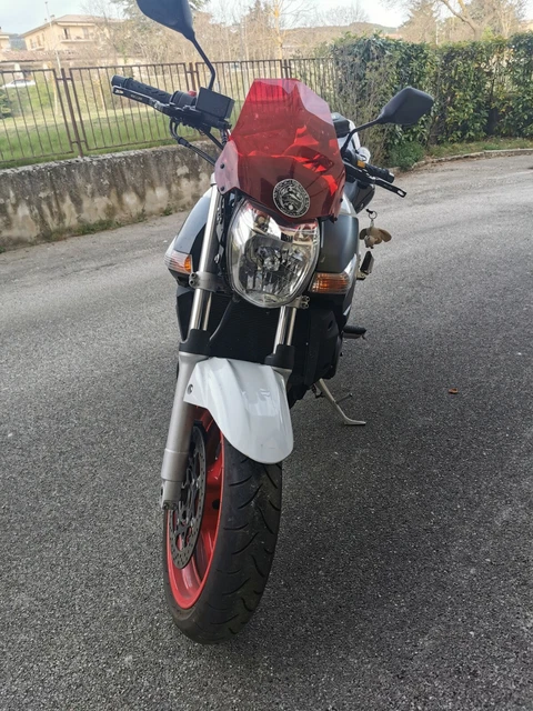 Vendesi Moto Suzuki Gsr 600