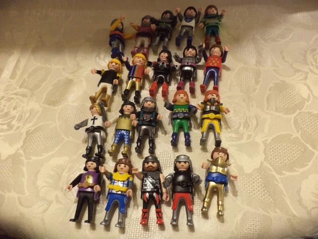 playmobil lot de 20 chevaliers  tbe