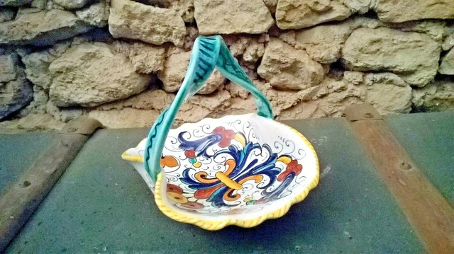 DERUTA. Petit panier ancien signé ARS ARTIGIANA DERUTA CEFRY 418/15.