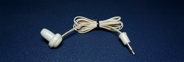 Earphone-Ecouteur-Oreillette-Vintage-TV.webp