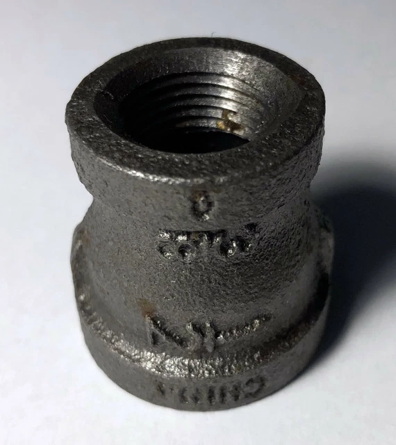 5 CAST IRON Pipe Fittings Reducing Coupling Threaded 3/8" 1/2", New