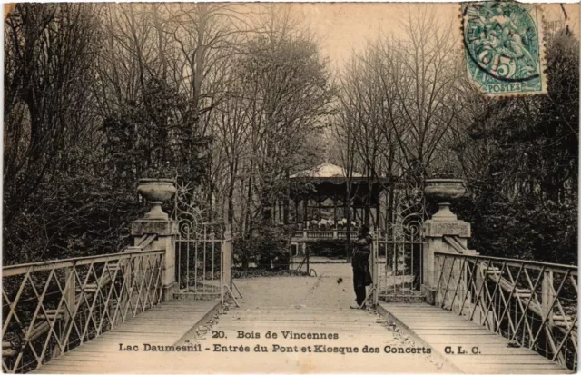 CPA Vincennes Lac Daumesnil Entree du Pont et Kiosque (1347351)