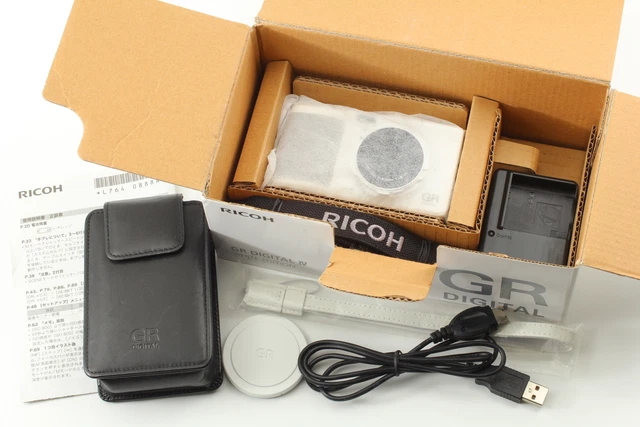 [MINT] 4383 Shot RICOH GR DIGITAL IV 4 digital 10.4MP Camera White From JAPAN