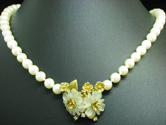 Pearl Collier With 18kt 750 Yellow Decorations 0,10ct Brilliant & Quartz/Floral