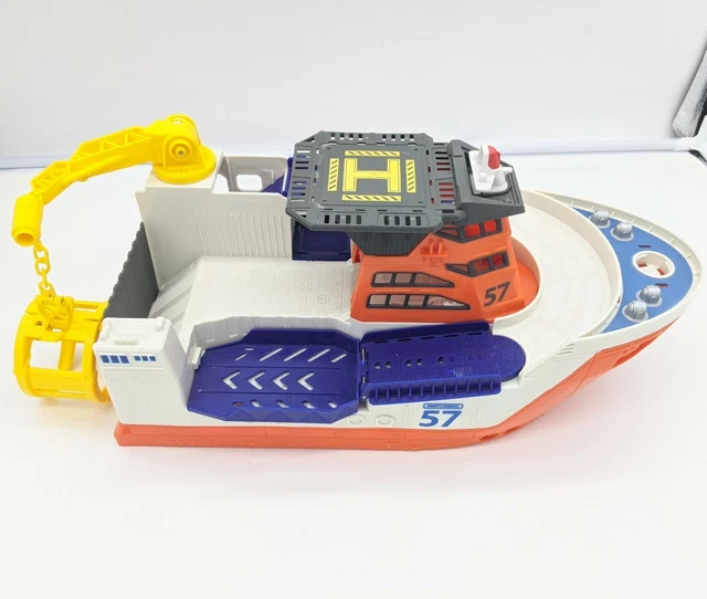 MATCHBOX 57 MARINE Rescue Shark Ship Boat Helicopter Pad Bathtub Pool