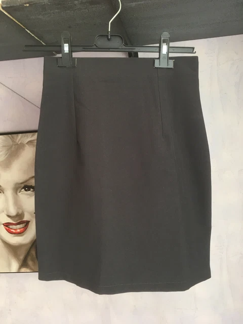 Jupe Droite Classique Noire Taille 38 – État Occasion Très Bon – Fermeture Dos