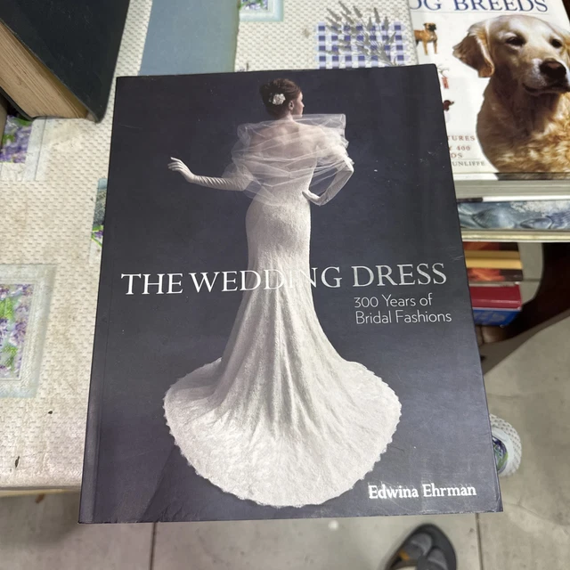 green emerald velvet dress The Wedding Dress: 300 Years of Bridal Fashion : Ehrman, Edwina:  Amazon.co.uk: Books