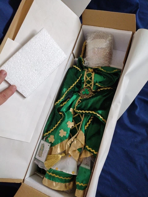 Heritage Signature Collection Shannon Doll Original Box COA Authenticity 92034