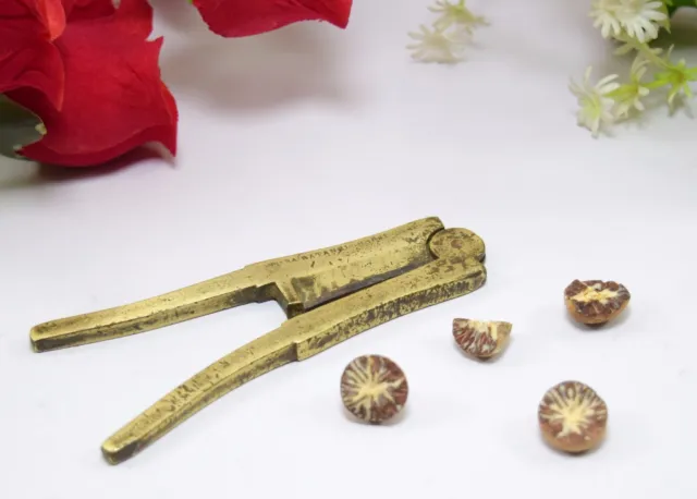 Indian Antique Brass Betel Nut Cutter Decor Classic Shape Old Sarota i12-170