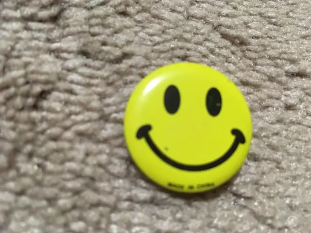 CUTE Yellow Smiley Face Happy Smile Retro Mini Pin Button Pinback Badge Lapel