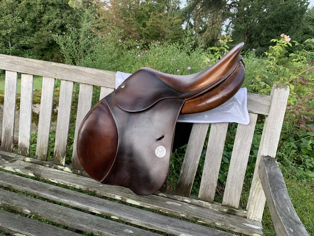 Nouvelle Selle De Saut English Racing Cheval Saut Selle Couleur Noir - Buy Selle