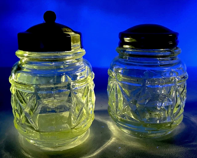 ANCIENNE SALIÈRE POIVRIÈRE en verre verte EUR 15,00 - PicClick FR