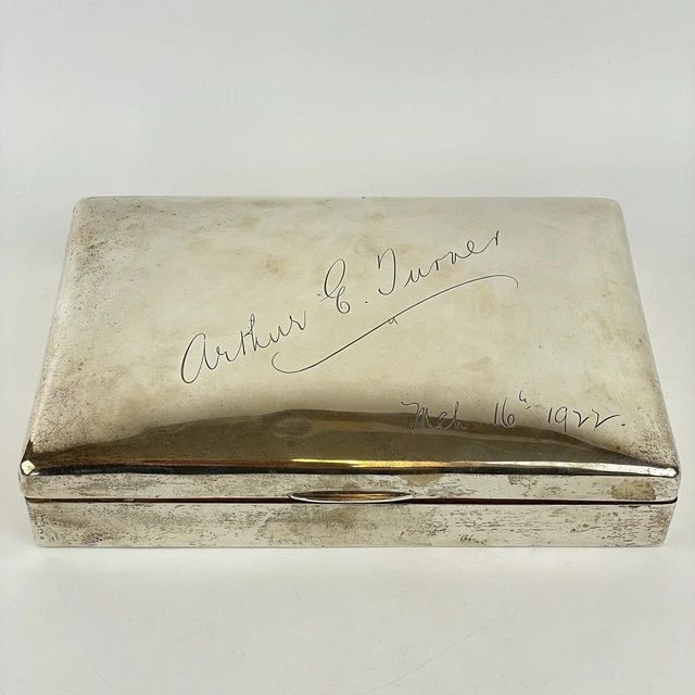 Antique Solid Silver Cedar Lined Cigar Box Charles & Richard Comyns 1901 23cm