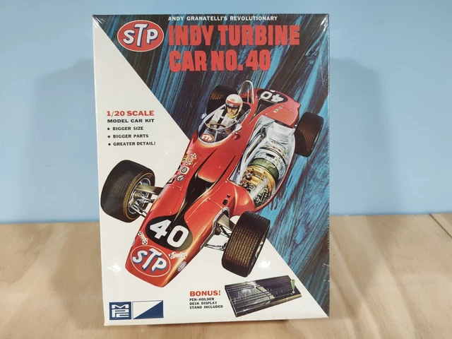 STP TURBINE CAR 1:12 Scale Dynamic Series Bandai Motorized STP TURBINE CAR 1:12 Scale Dynamic Series Bandai Motorized