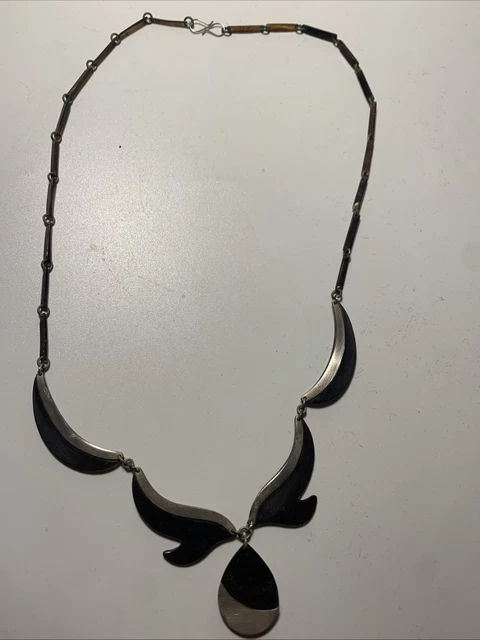 Chaine + pendentif coeur argenté brillant et pierre bleu Art déco